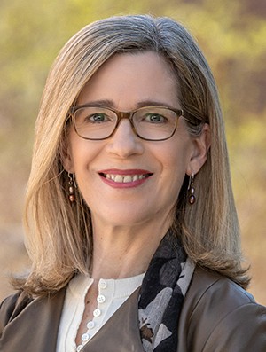 Photo of Dr. Lindsay Criswell