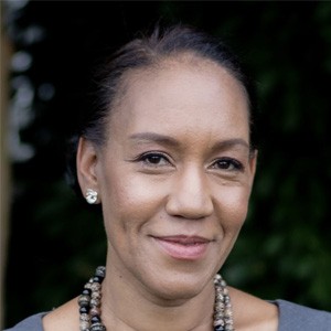 Photo of Dr. Stephanie Burrows